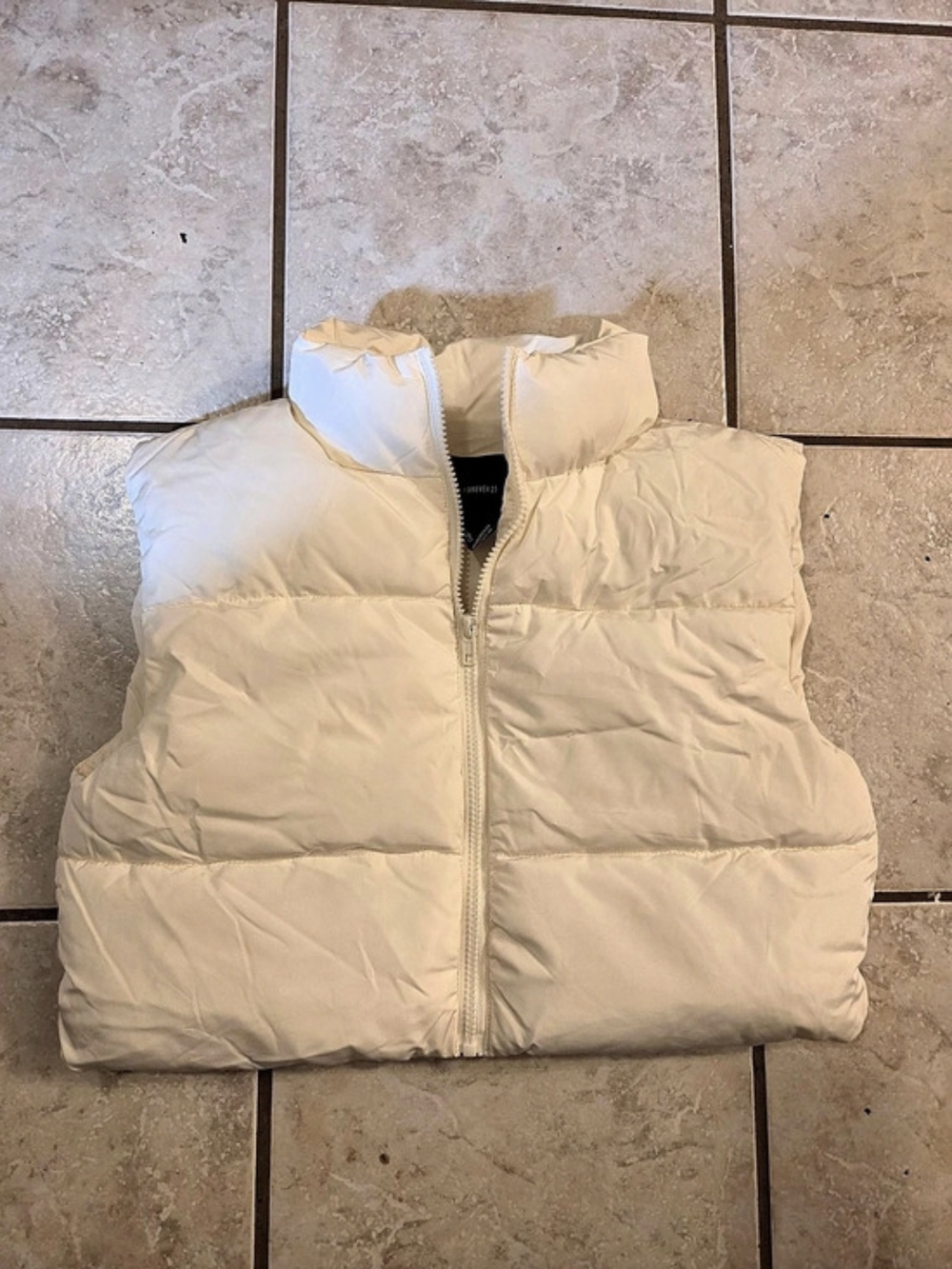 Forever 21 Puffer Vest in White Size Small